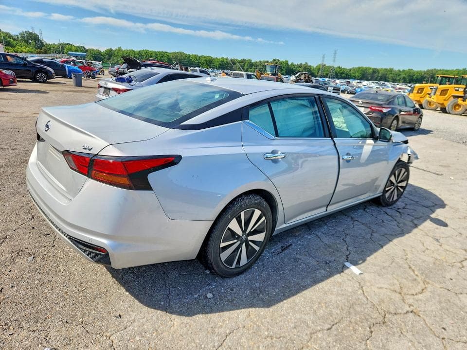 2021 NISSAN ALTIMA SV 3
