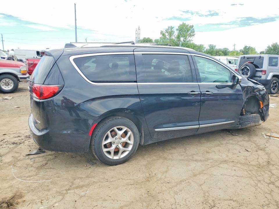 2020 CHRYSLER PACIFICA LIMITED 3