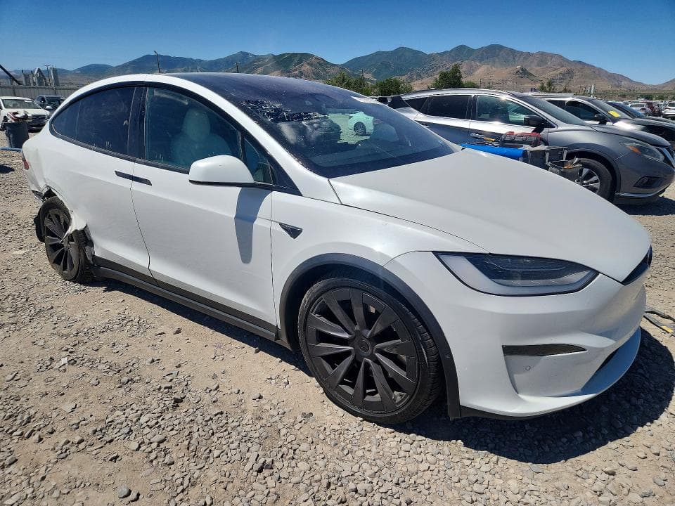 2022 TESLA MODEL X 4