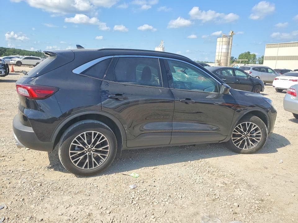 2024 FORD ESCAPE 3