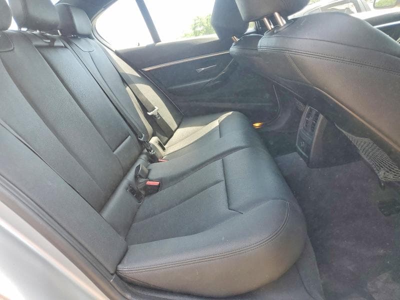 2018 BMW 330 XI 10