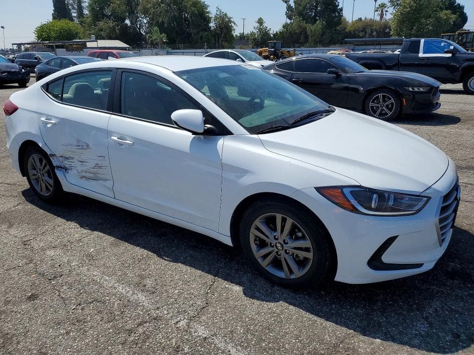 2018 HYUNDAI ELANTRA SEL 4