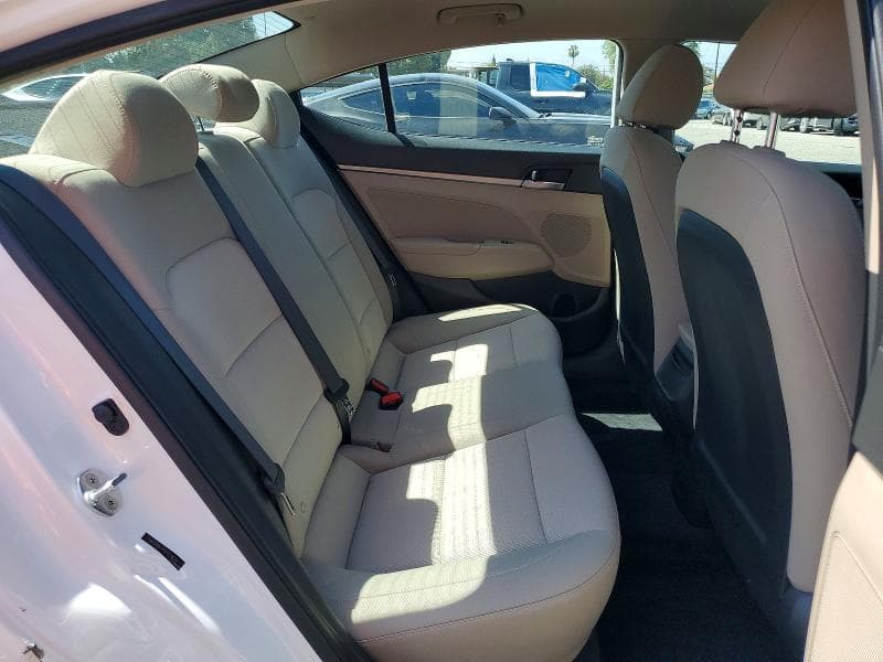 2018 HYUNDAI ELANTRA SEL 10