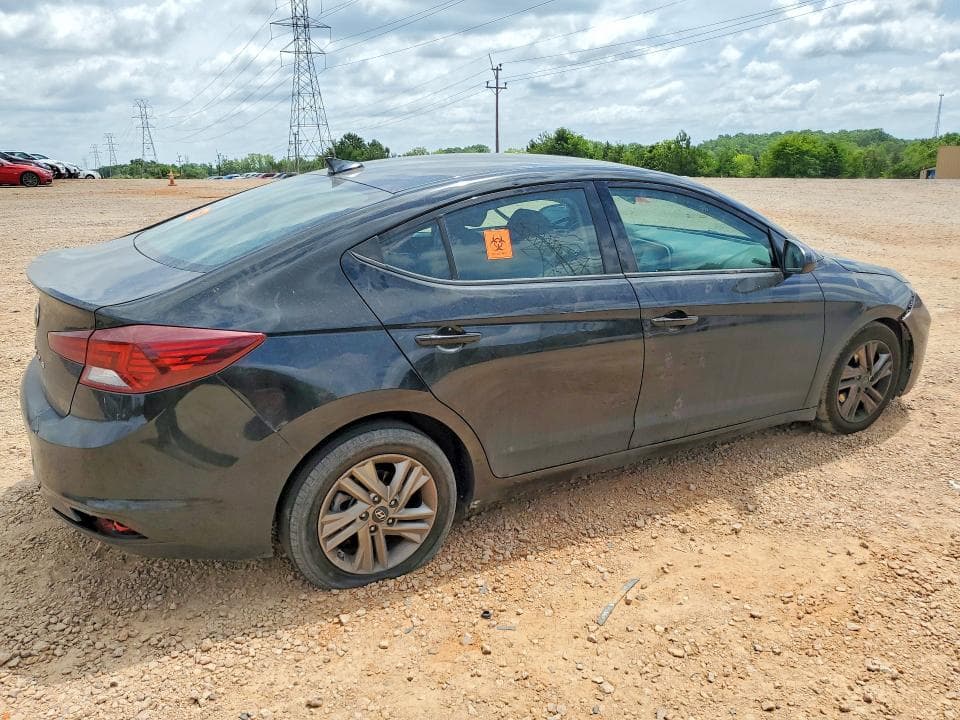2019 HYUNDAI ELANTRA SEL 3