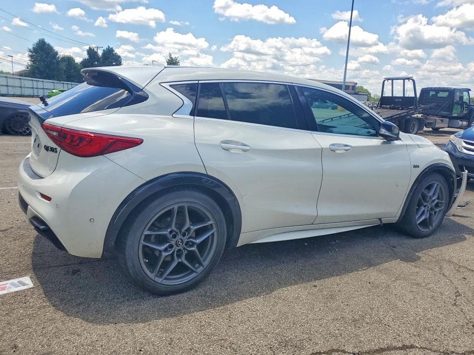2017 INFINITI QX30 BASE 3