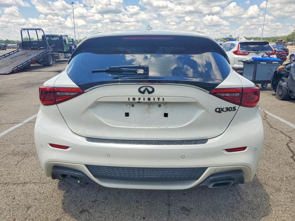 2017 INFINITI QX30 BASE 6