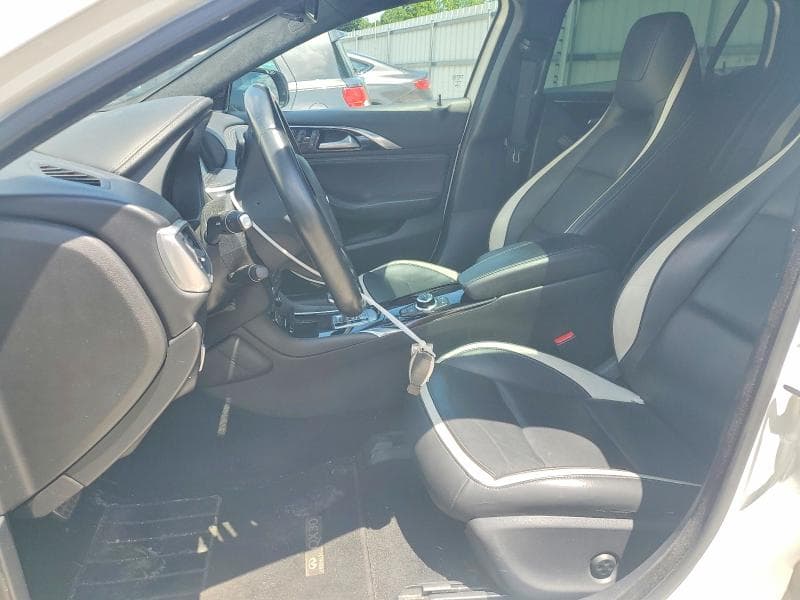 2017 INFINITI QX30 BASE 7