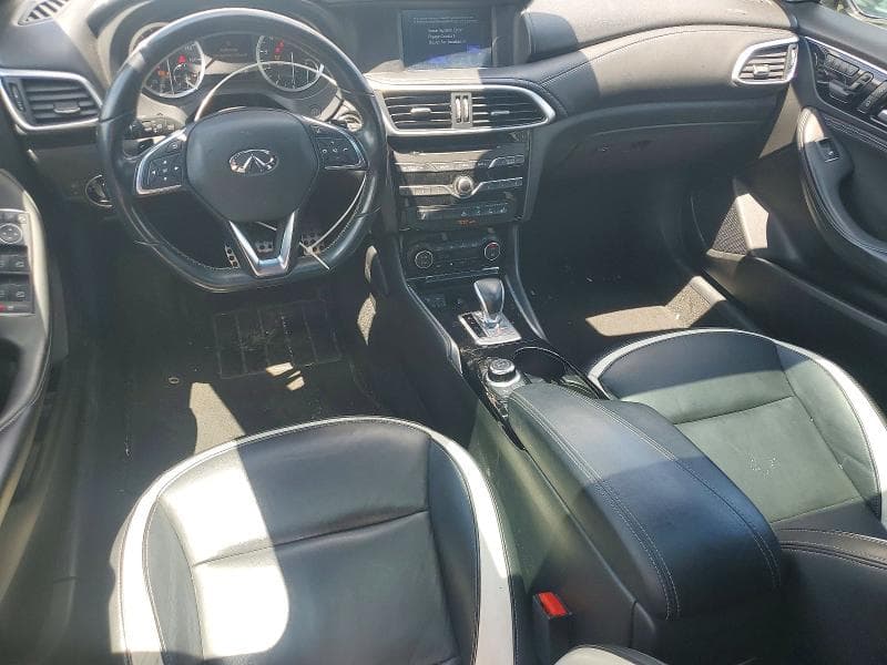 2017 INFINITI QX30 BASE 8