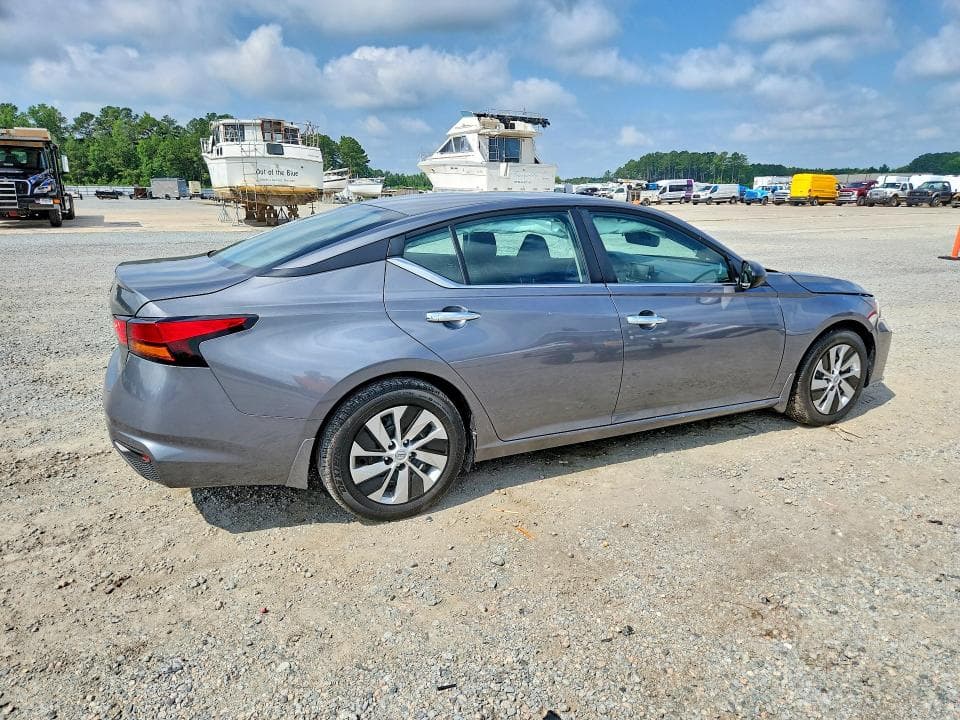 2024 NISSAN ALTIMA S 3