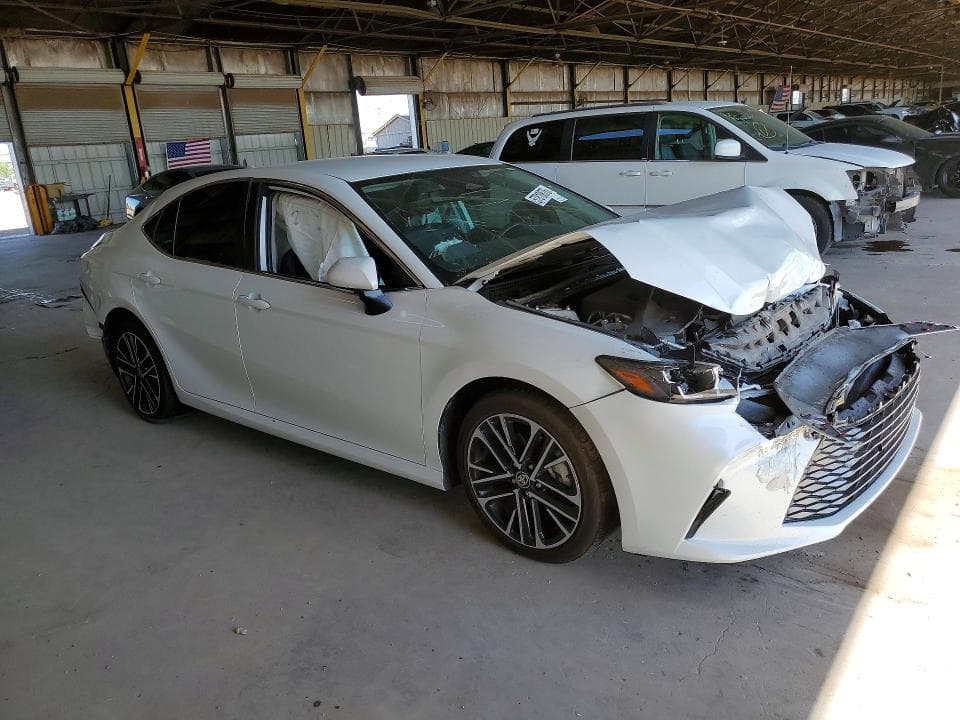 2025 TOYOTA CAMRY XLE 4