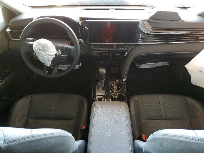 2025 TOYOTA CAMRY XLE 8