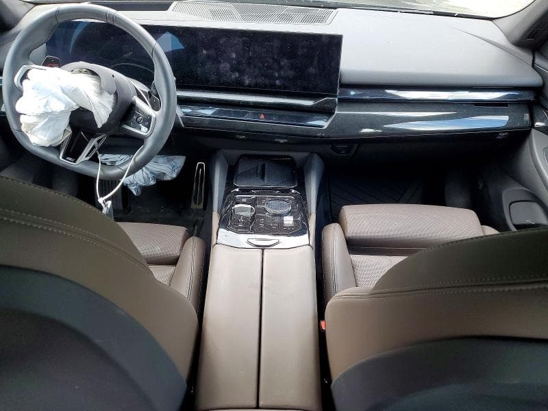 2025 BMW 540 XI 8