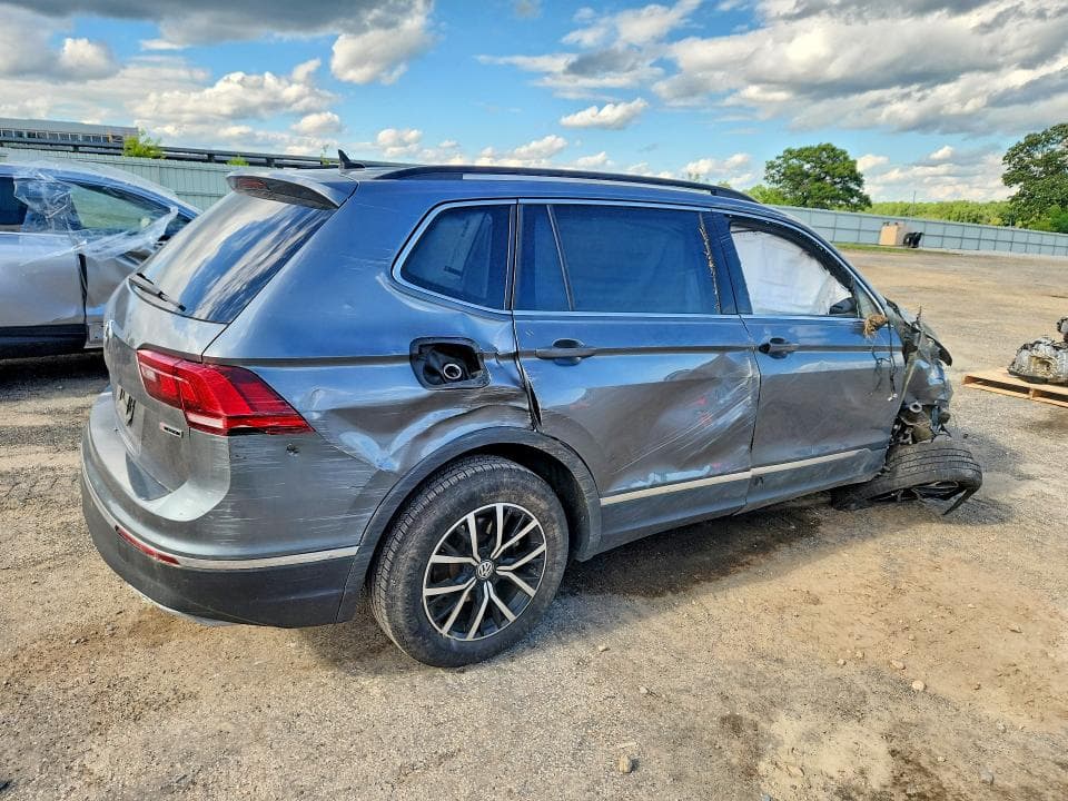 2021 VOLKSWAGEN TIGUAN SE SE 3