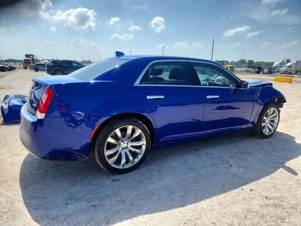 2018 CHRYSLER 300 LIMITED 3