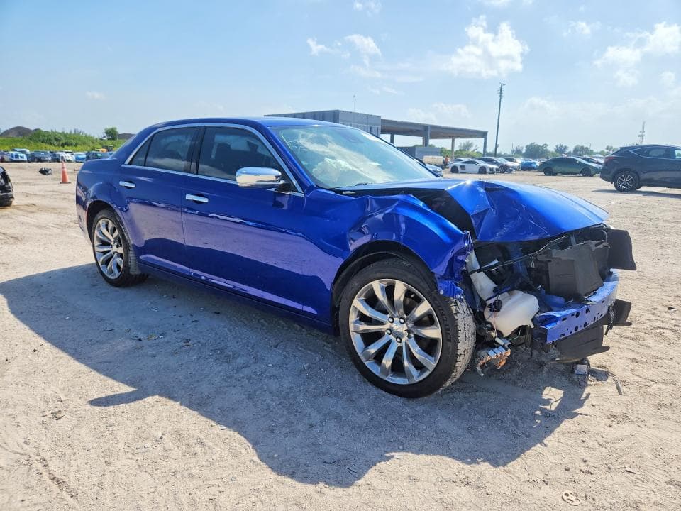 2018 CHRYSLER 300 LIMITED 4