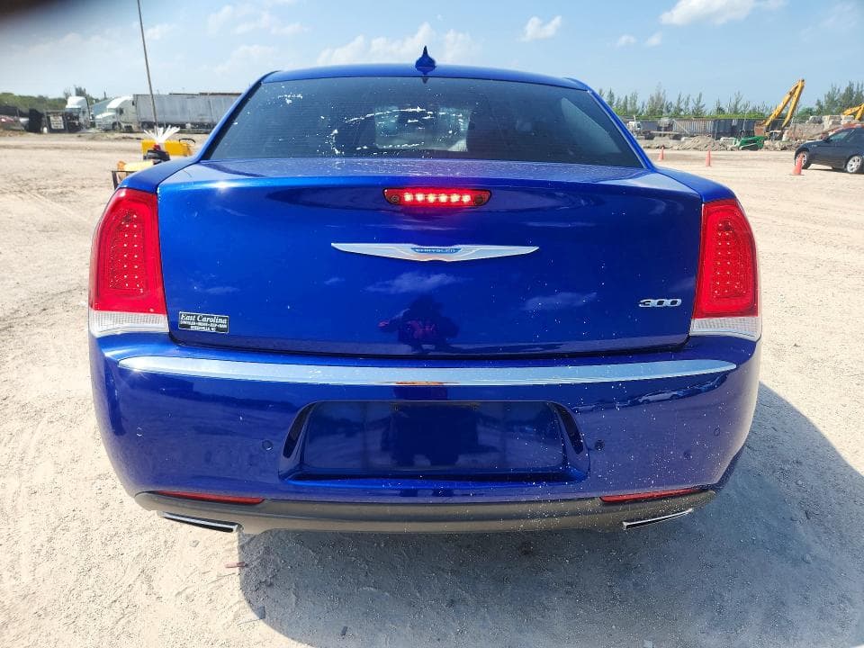 2018 CHRYSLER 300 LIMITED 6