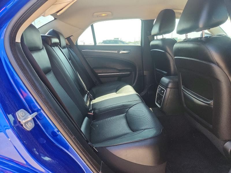 2018 CHRYSLER 300 LIMITED 10