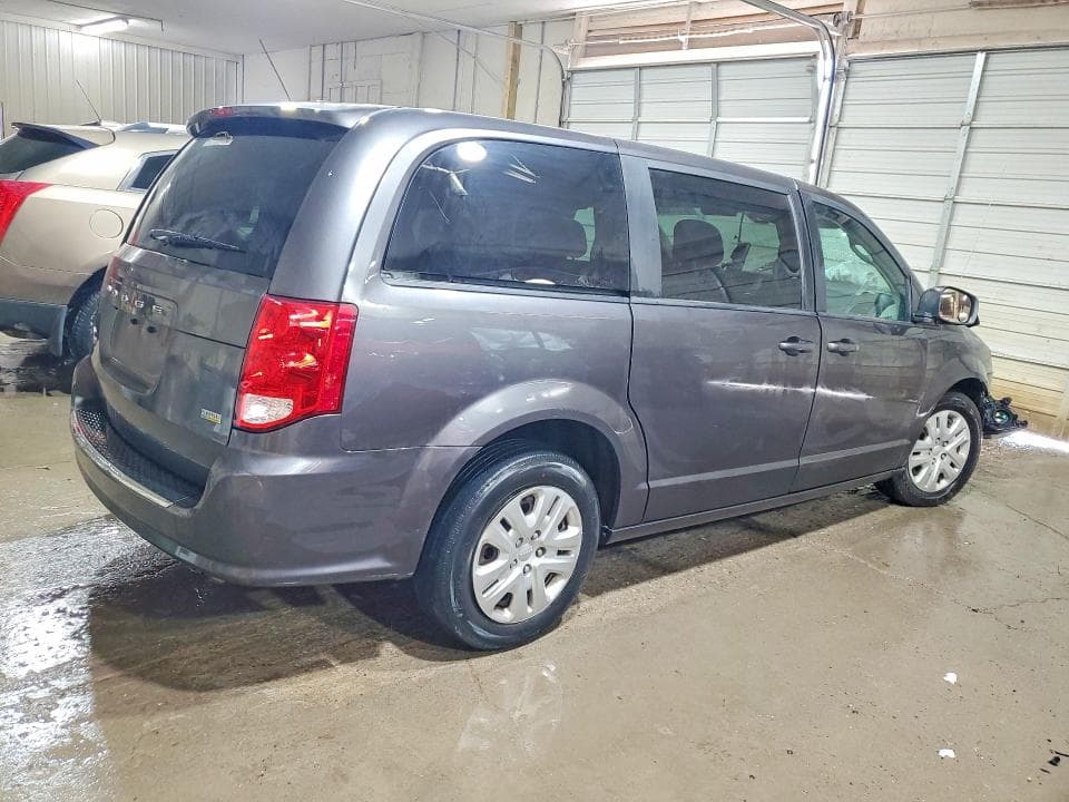 2018 DODGE GRAND CARAVAN SE 3