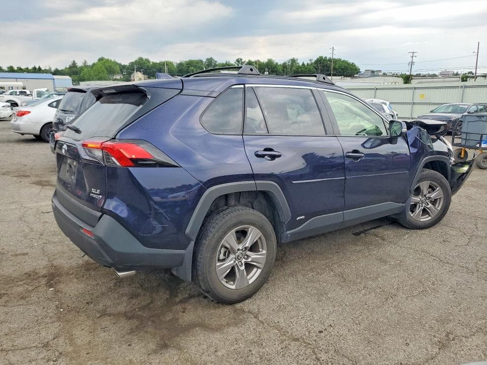 2024 TOYOTA RAV4 HYBRID XLE 3