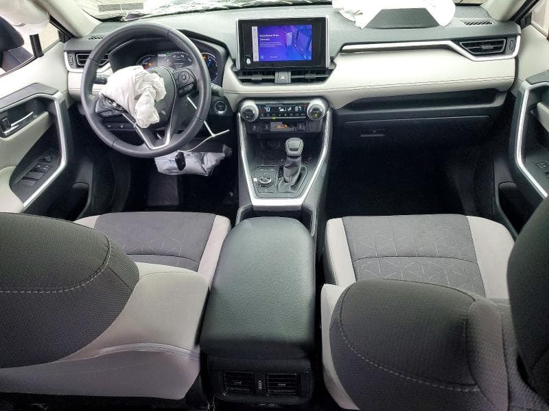 2024 TOYOTA RAV4 HYBRID XLE 8