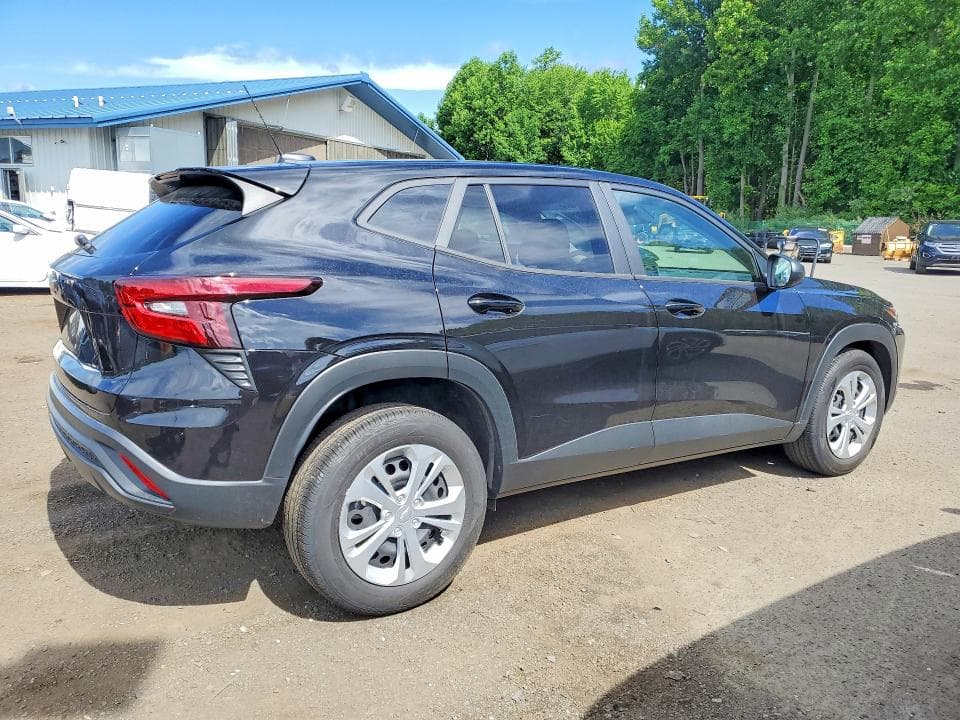 2025 CHEVROLET TRAX LS 3