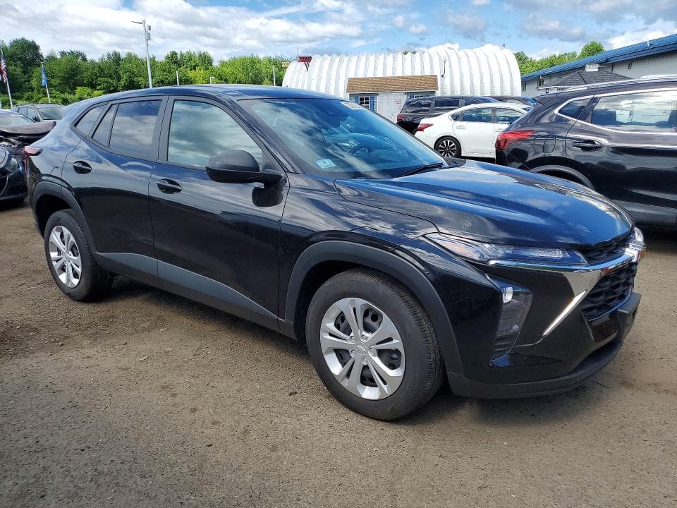 2025 CHEVROLET TRAX LS 4