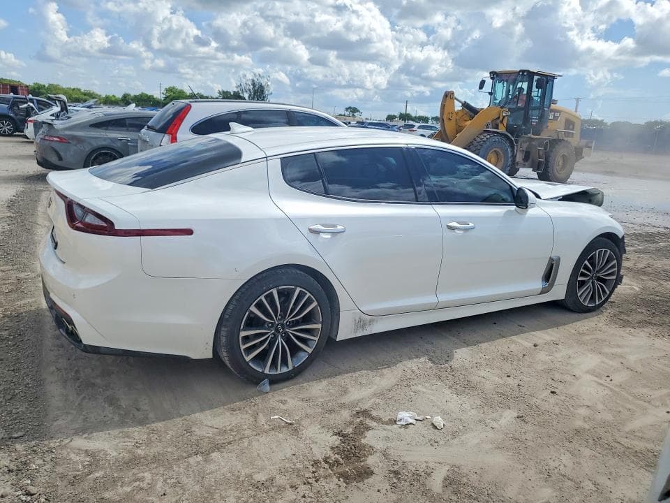 2019 KIA STINGER BASE 3