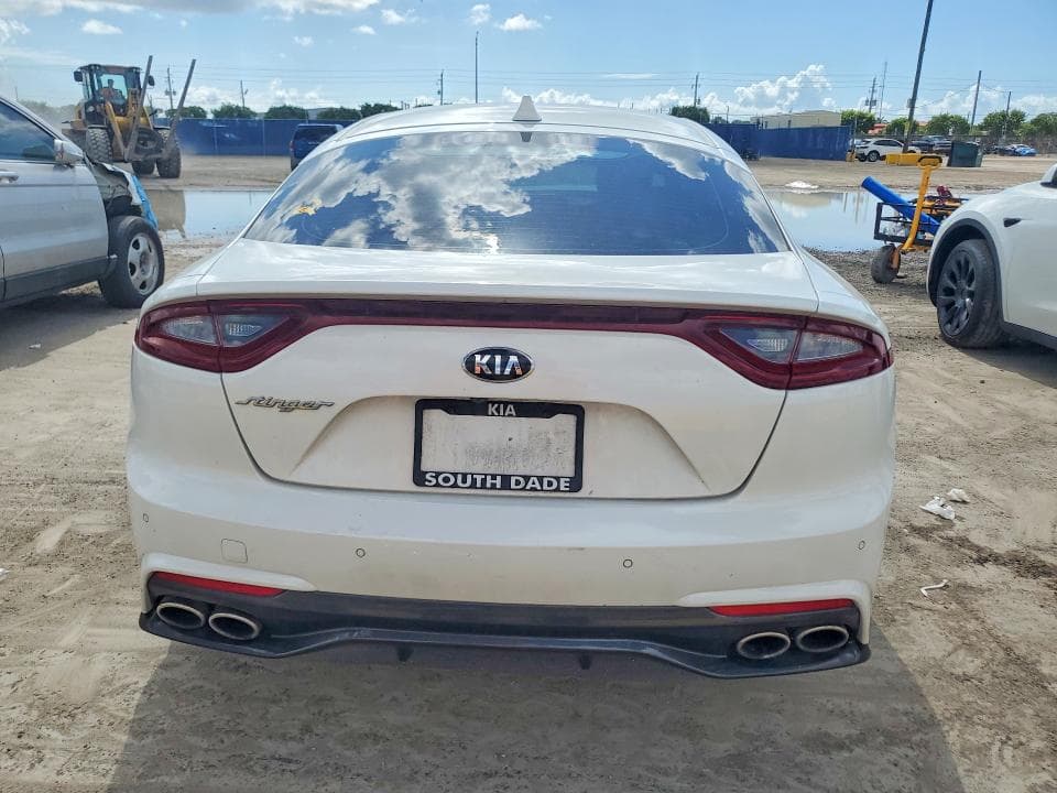 2019 KIA STINGER BASE 6