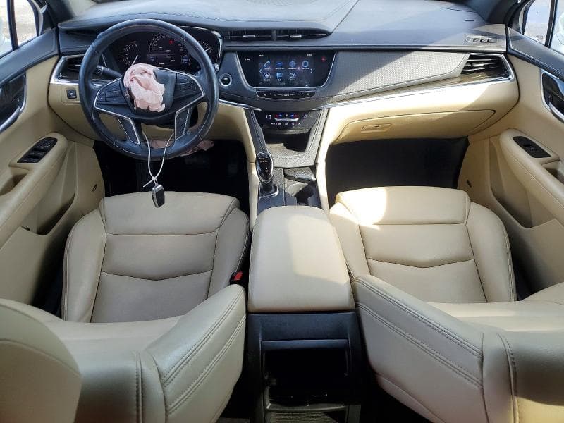 2017 CADILLAC XT5 8