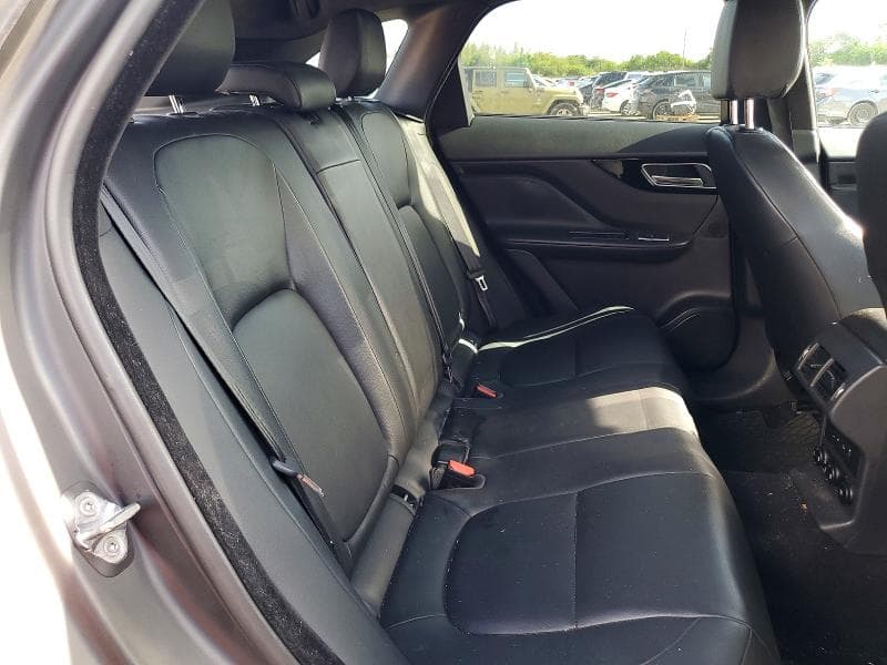 2020 JAGUAR F-PACE PREMIUM 11