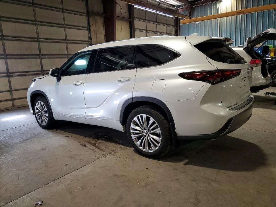 2025 TOYOTA HIGHLANDER PLATINUM 2