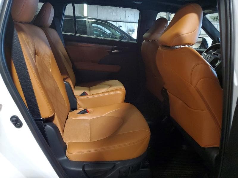 2025 TOYOTA HIGHLANDER PLATINUM 11