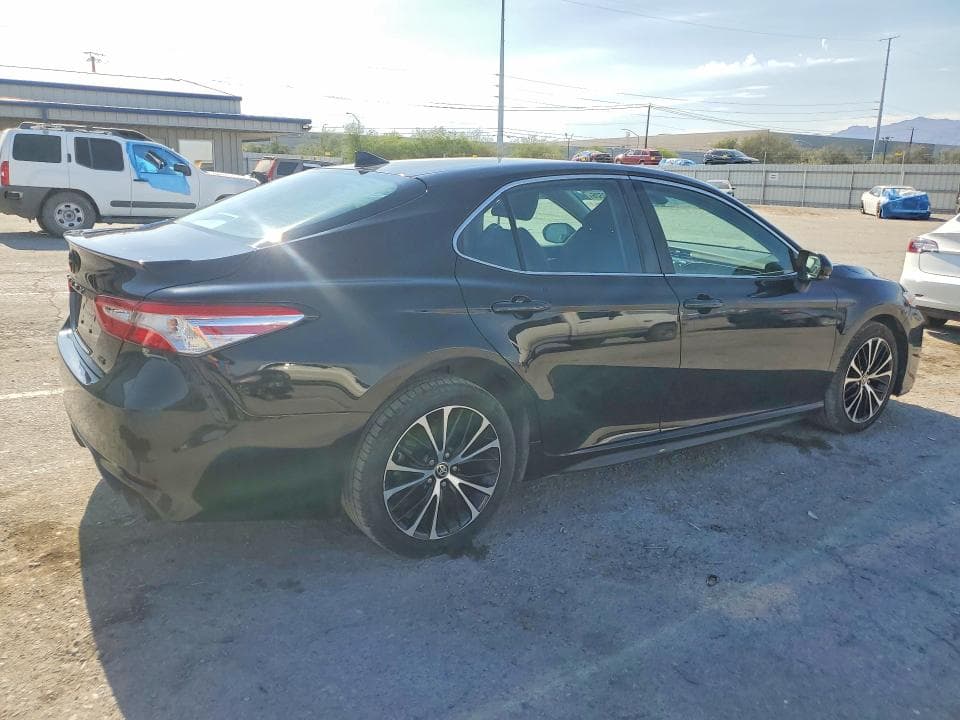 2020 TOYOTA CAMRY SE 3