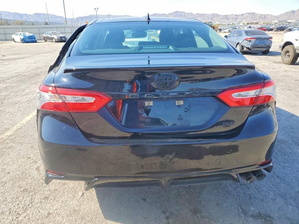 2020 TOYOTA CAMRY SE 6