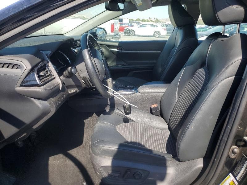 2020 TOYOTA CAMRY SE 7