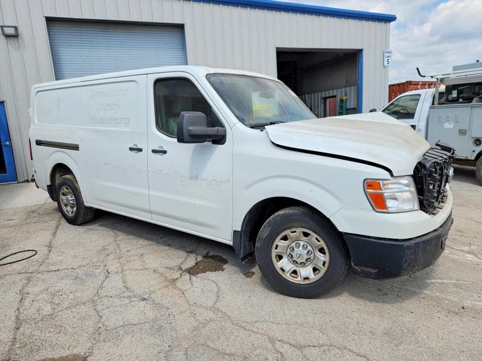 2018 NISSAN NV 2500 HD SV 4