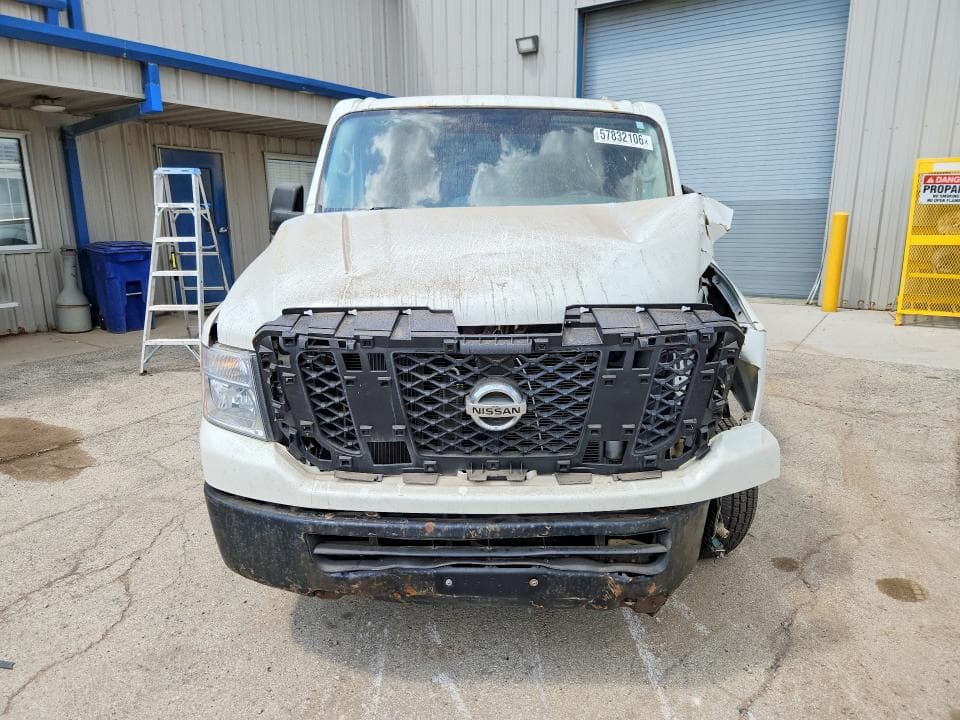 2018 NISSAN NV 2500 HD SV 5