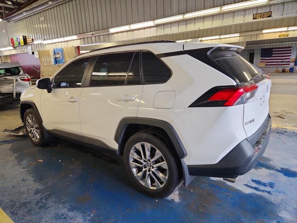 2019 TOYOTA RAV4 XLE PREMIUM 2