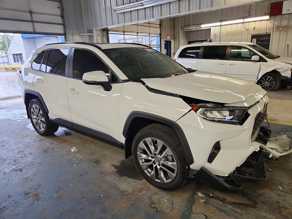 2019 TOYOTA RAV4 XLE PREMIUM 4