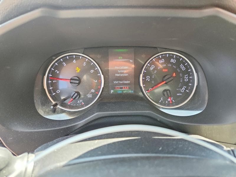 2021 TOYOTA RAV4 LE 9
