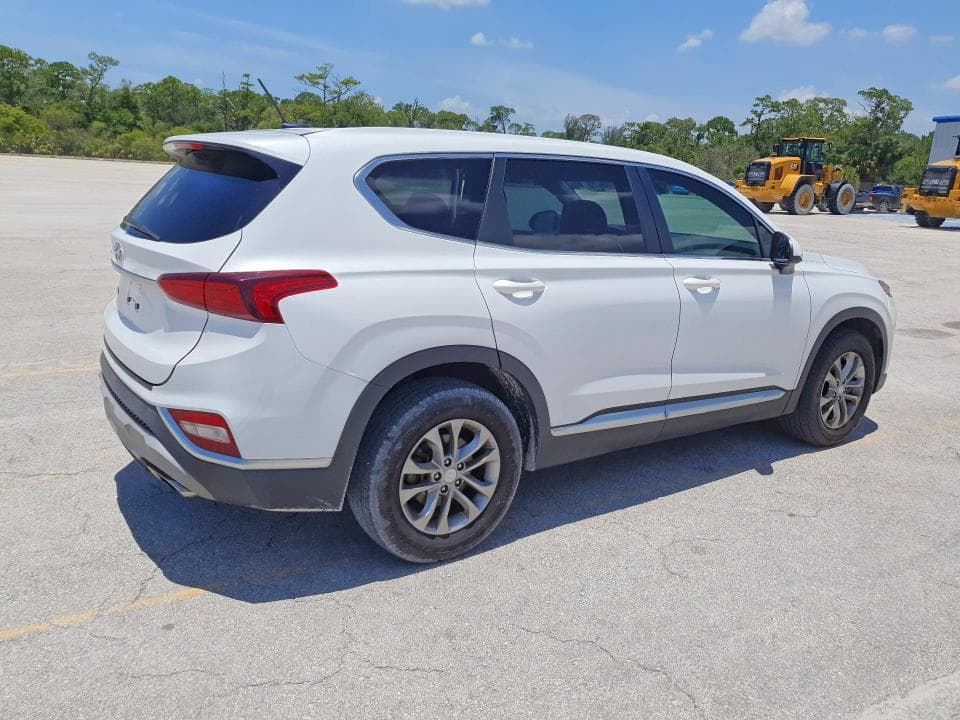 2020 HYUNDAI SANTA FE SE 3