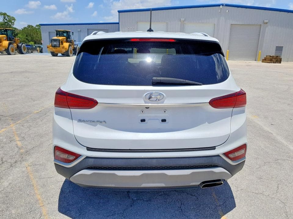 2020 HYUNDAI SANTA FE SE 6