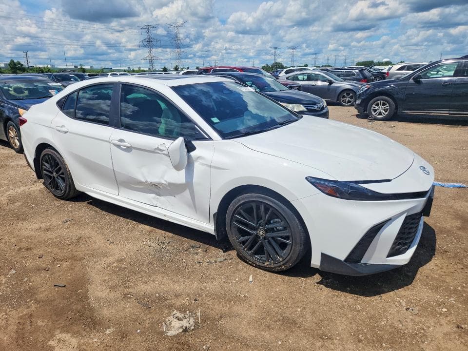 2025 TOYOTA CAMRY SE 4
