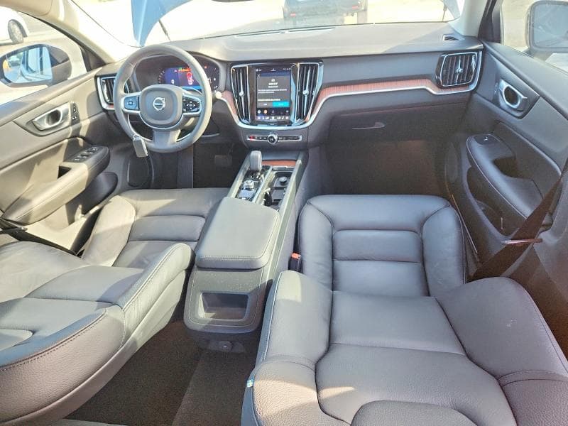 2024 VOLVO S60 PLUS 8