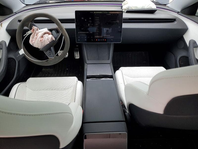 2025 TESLA MODEL 3 8