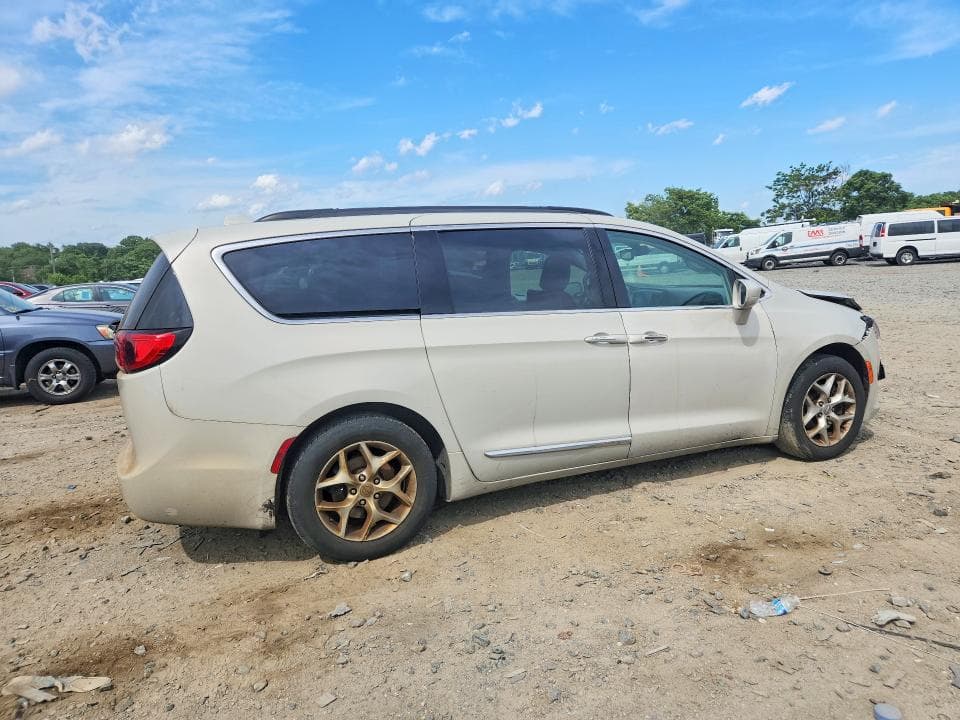2017 CHRYSLER PACIFICA TOURING L 3