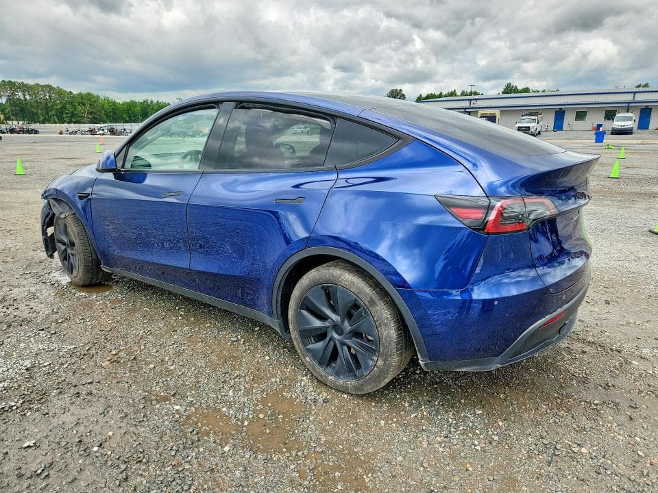 2025 TESLA MODEL Y 2