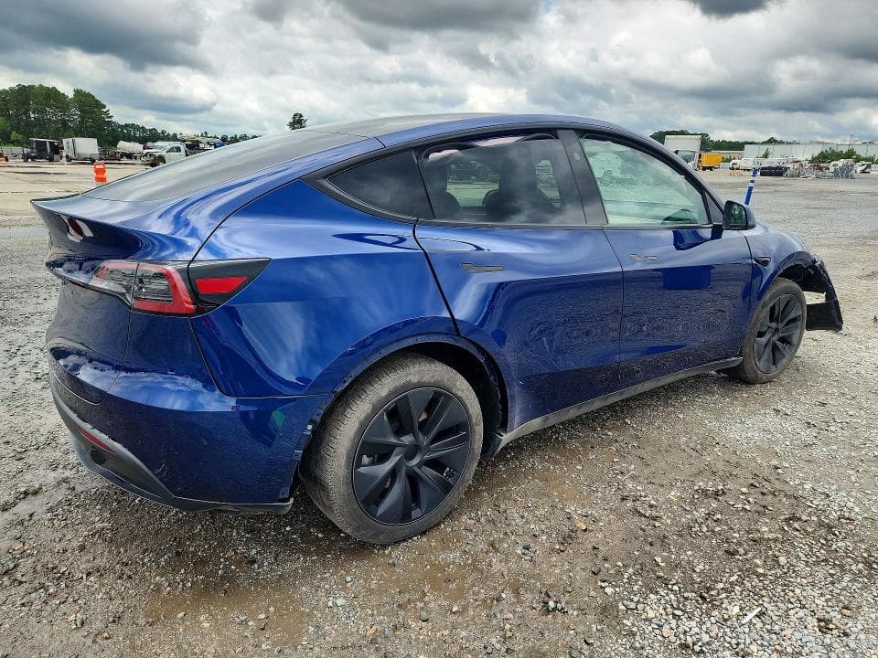 2025 TESLA MODEL Y 3