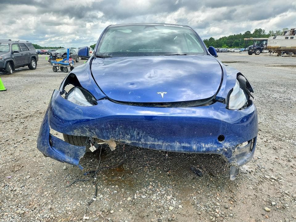 2025 TESLA MODEL Y 5