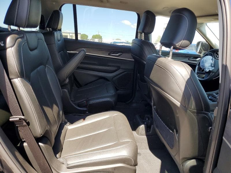 2023 JEEP GRAND CHEROKEE L LIMITED 11